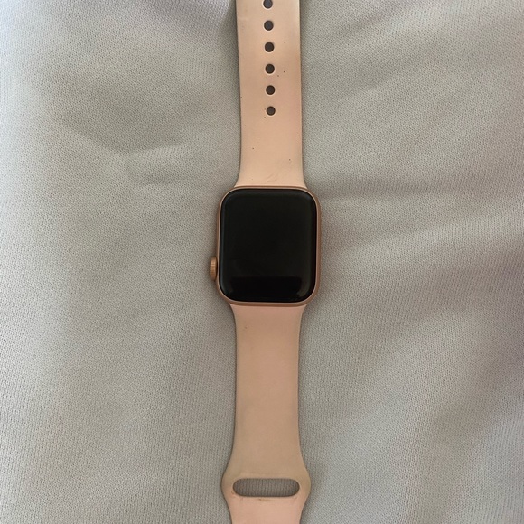 Apple Watch Series 5 - Picture 1 of 1